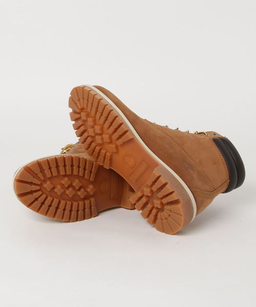 Timberland（ティンバーランド）の「メンズ シックスインチ プレミアム ウォータープルーフ ブーツ - ミディアムブラウン（ブーツ・メンズ・ライトブラウン・25.5cm/26.5cm/27.5cm/25.0cm/26.0cm/27.0cm/29.0cm/28.0cm/28.5cm/30.0cm）」の3枚目の写真