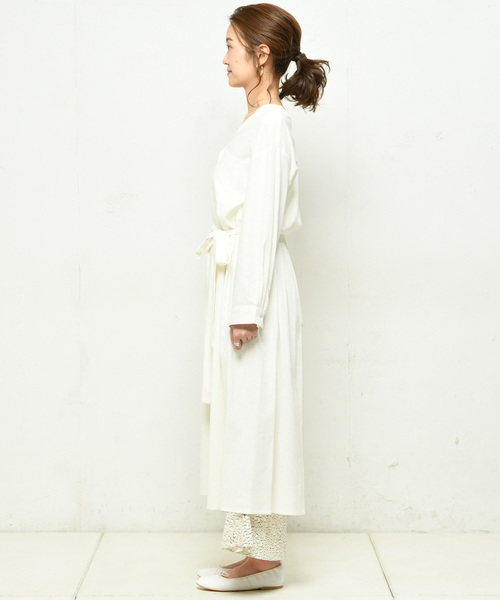 DouDou(ドゥドゥ)の「ロングシャツワンピース(ワンピース・レディース・ブラック/ベージュ/グリーン/アイボリー・FREE)」の6枚目の写真