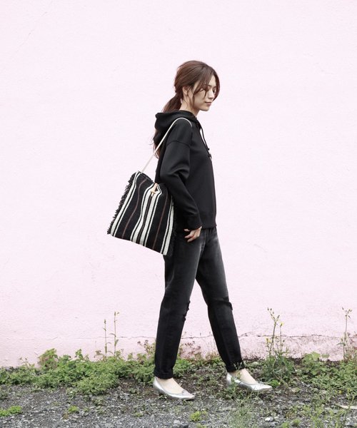 BAYFLOW（ベイフロー）の「ダンボールパーカープルオーバー（パーカー・レディース・アイボリー/ブラック/ブラウン/ピンク・SMALL/MEDIUM）」の8枚目の写真