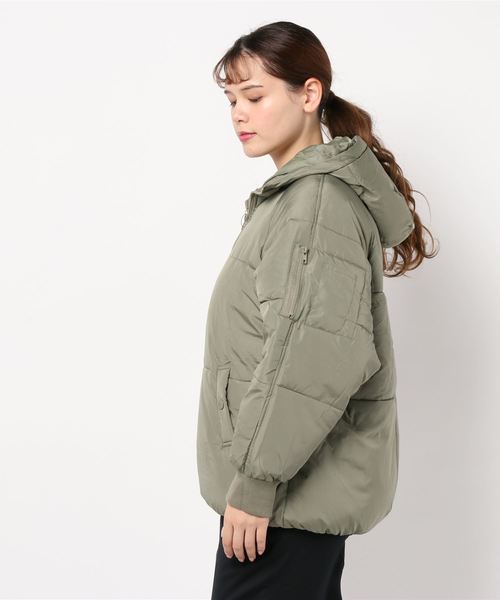 reca(レカ)の「ビッグシルエットダウンコート(ダウンジャケット/コート・レディース・ブラック/ベージュ/グリーン系その他・M/L)」の4枚目の写真