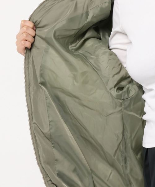 reca(レカ)の「ビッグシルエットダウンコート(ダウンジャケット/コート・レディース・ブラック/ベージュ/グリーン系その他・M/L)」の6枚目の写真
