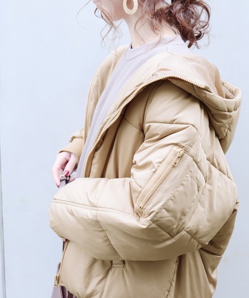 reca(レカ)の「ビッグシルエットダウンコート(ダウンジャケット/コート・レディース・ブラック/ベージュ/グリーン系その他・M/L)」の3枚目の写真