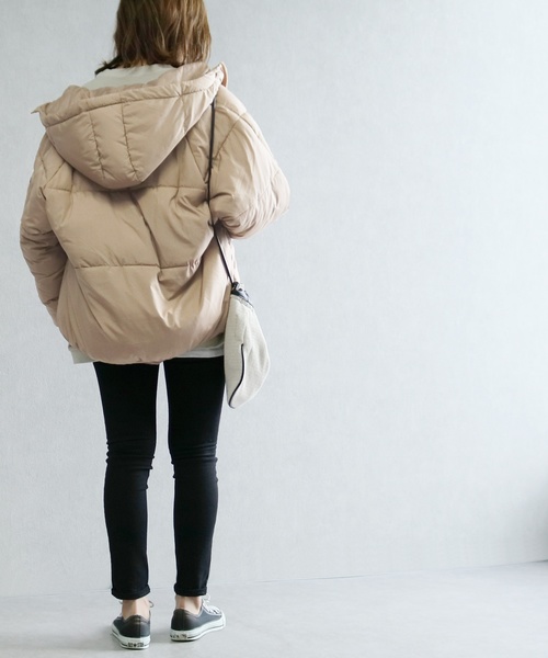 reca(レカ)の「ビッグシルエットダウンコート(ダウンジャケット/コート・レディース・ブラック/ベージュ/グリーン系その他・M/L)」の16枚目の写真