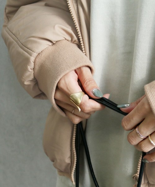 reca(レカ)の「ビッグシルエットダウンコート(ダウンジャケット/コート・レディース・ブラック/ベージュ/グリーン系その他・M/L)」の18枚目の写真