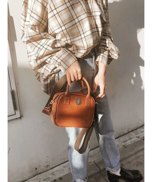 EVRIS（エヴリス）の「クロコワイドショルダーミニBAG