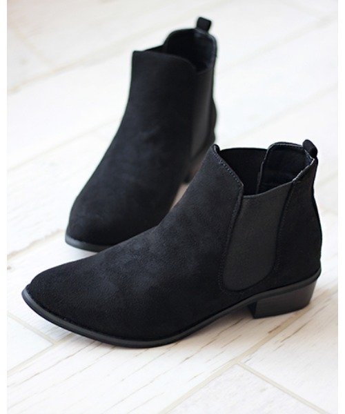 LibertyDoll(リバティードール)の「LiBERTYDOLL /3.5cmヒールサイドゴアブーツ(5448)(ブーツ・レディース・ブラック/ダークブラウン/グレイッシュベージュ/ブラウン/グレー/ブラック系その他/ブラウン系その他/キャメル/ワイン/ベージュ/ネイビー/グレー系その他/アイボリー/シルバー・LL/SS/S/M/L/3L/XL)」の4枚目の写真