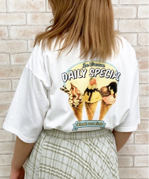 apres jour（アプレジュール）の「アソートＢＩＧＴシャツ【ZOZOTOWN限定アイテム】（Tシャツ/カットソー・レディース・ホワイト/チャコールグレー/ブラック/ライトホワイト/アイボリー/その他/ボルドー/モカ/ラベンダー/ホワイト系その他/グリーン系その他・フリー）」の2枚目の写真