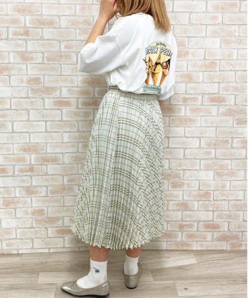 apres jour（アプレジュール）の「アソートＢＩＧＴシャツ【ZOZOTOWN限定アイテム】（Tシャツ/カットソー・レディース・ホワイト/チャコールグレー/ブラック/ライトホワイト/アイボリー/その他/ボルドー/モカ/ラベンダー/ホワイト系その他/グリーン系その他・フリー）」の17枚目の写真