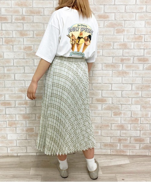 apres jour（アプレジュール）の「アソートＢＩＧＴシャツ【ZOZOTOWN限定アイテム】（Tシャツ/カットソー・レディース・ホワイト/チャコールグレー/ブラック/ライトホワイト/アイボリー/その他/ボルドー/モカ/ラベンダー/ホワイト系その他/グリーン系その他・フリー）」の18枚目の写真