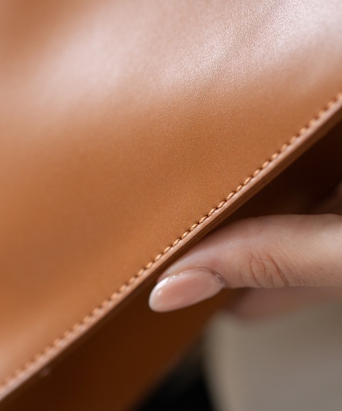 MURA(ムラ)の「スプリットレザー スクエア ミニ ショルダーバッグ(ショルダーバッグ・レディース・ホワイト/ブラック/キャメル/ベージュ・FREE)」の8枚目の写真