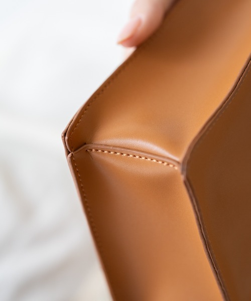 MURA(ムラ)の「スプリットレザー スクエア ミニ ショルダーバッグ(ショルダーバッグ・レディース・ホワイト/ブラック/キャメル/ベージュ・FREE)」の9枚目の写真