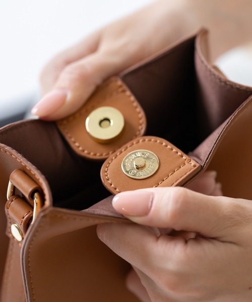 MURA(ムラ)の「スプリットレザー スクエア ミニ ショルダーバッグ(ショルダーバッグ・レディース・ホワイト/ブラック/キャメル/ベージュ・FREE)」の11枚目の写真