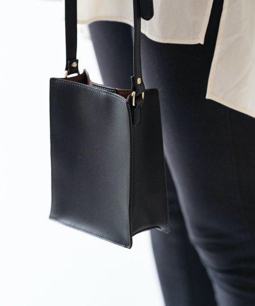 MURA(ムラ)の「スプリットレザー スクエア ミニ ショルダーバッグ(ショルダーバッグ・レディース・ホワイト/ブラック/キャメル/ベージュ・FREE)」の20枚目の写真