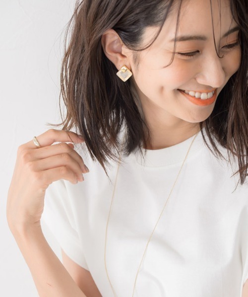 Pierrot(ピエロ)の「マーブルプレートプチピアス/イヤリング(ピアス(両耳用)・レディース・アイボリー/ホワイト系その他/ベージュ系その他/ベージュ・FREE)」の16枚目の写真