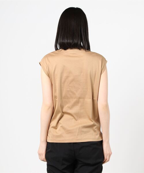 ESTNATION(エストネーション)の「ESTNATION / コットンスムースノースリーブTシャツ(Tシャツ/カットソー・レディース・ブラック/ネイビー/オフホワイト/キャメル/ダークブラウン/ライトグレー・FREE)」の8枚目の写真