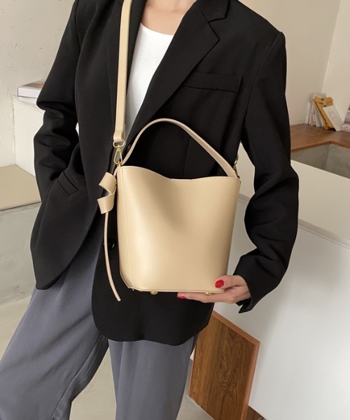 MKT(エムケーティー)の「バケット型ショルダーバッグ(ショルダーバッグ・レディース・ブラック/ダークブラウン/ブラウン/アイボリー・FREE)」の5枚目の写真