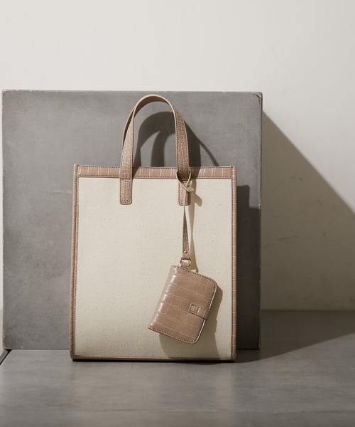 Chico（チコ）の「パスケース付パイピングスクエアトート（トートバッグ・レディース・ブラック/ブラウン/アイボリー・FREE）」の16枚目の写真