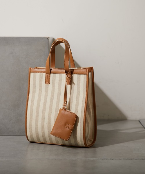 Chico（チコ）の「パスケース付パイピングスクエアトート（トートバッグ・レディース・ブラック/ブラウン/アイボリー・FREE）」の17枚目の写真