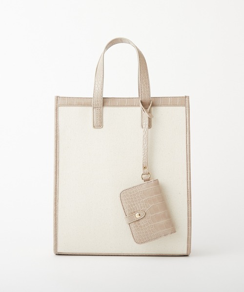 Chico（チコ）の「パスケース付パイピングスクエアトート（トートバッグ・レディース・ブラック/ブラウン/アイボリー・FREE）」の18枚目の写真