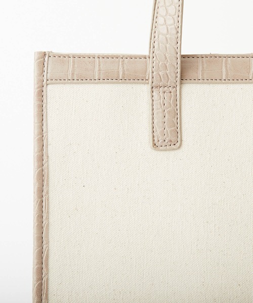 Chico（チコ）の「パスケース付パイピングスクエアトート（トートバッグ・レディース・ブラック/ブラウン/アイボリー・FREE）」の19枚目の写真