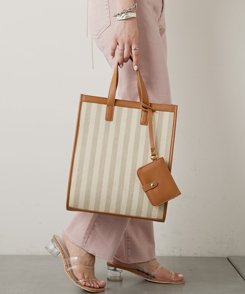 Chico（チコ）の「パスケース付パイピングスクエアトート（トートバッグ・レディース・ブラック/ブラウン/アイボリー・FREE）」の10枚目の写真