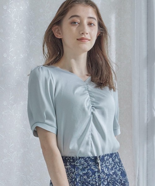 12Twelve Agenda(トゥエルブ アジェンダ)の「ギャザーデザインVネック半袖ブラウス(シャツ/ブラウス・レディース・ブラック/オフホワイト/グレイッシュベージュ/ミント・M)」の1枚目の写真