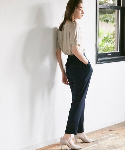 12Twelve Agenda(トゥエルブ アジェンダ)の「ギャザーデザインVネック半袖ブラウス(シャツ/ブラウス・レディース・ブラック/オフホワイト/グレイッシュベージュ/ミント・M)」の13枚目の写真