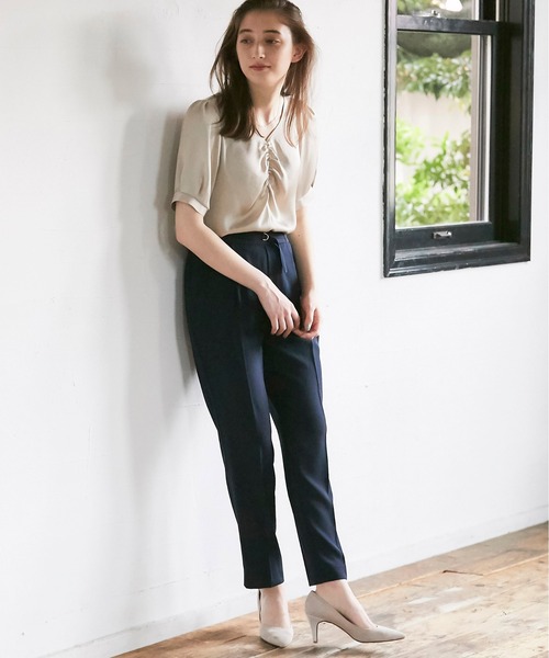 12Twelve Agenda(トゥエルブ アジェンダ)の「ギャザーデザインVネック半袖ブラウス(シャツ/ブラウス・レディース・ブラック/オフホワイト/グレイッシュベージュ/ミント・M)」の20枚目の写真
