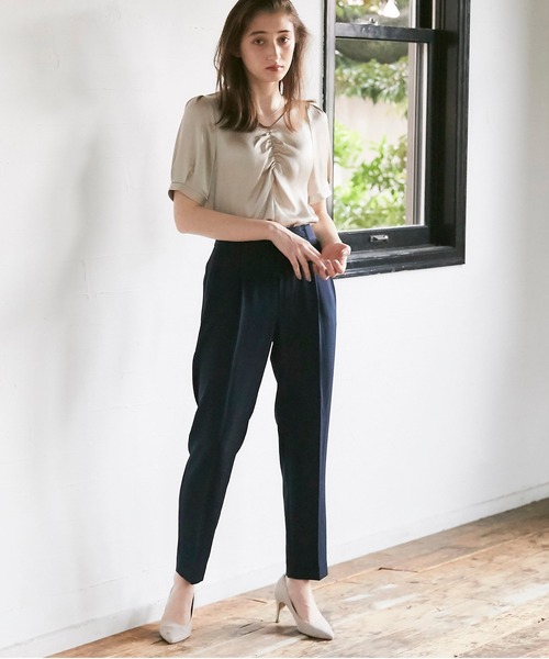 12Twelve Agenda(トゥエルブ アジェンダ)の「ギャザーデザインVネック半袖ブラウス(シャツ/ブラウス・レディース・ブラック/オフホワイト/グレイッシュベージュ/ミント・M)」の18枚目の写真