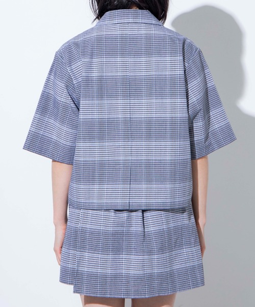 WEGO（ウィゴー）の「WEGO/ショートテーラードジャケット（テーラードジャケット・レディース・グレー系その他2/ベージュ系その他2・FREE）」の4枚目の写真