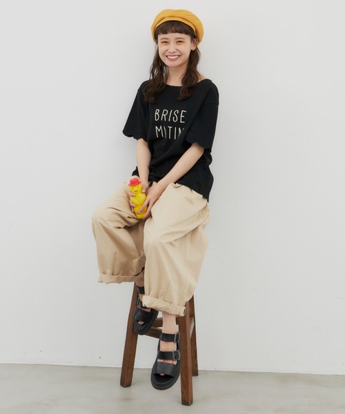 MERLOT(メルロー)の「スカラップスリーブプリントTee(Tシャツ/カットソー・レディース・オフホワイト/ブラック/ライトブルー・FREE)」の16枚目の写真