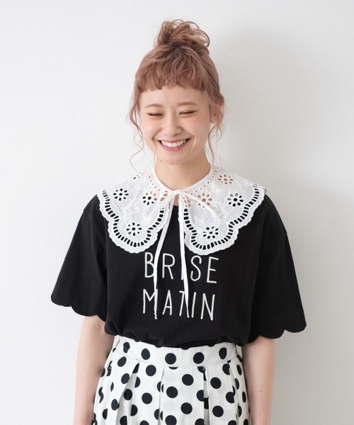 MERLOT(メルロー)の「スカラップスリーブプリントTee(Tシャツ/カットソー・レディース・オフホワイト/ブラック/ライトブルー・FREE)」の9枚目の写真