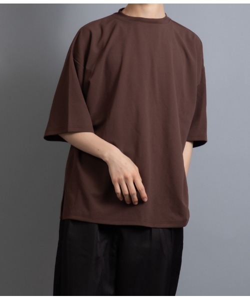 Beno(ビーノ)の「ストレッチ カットジョーゼット ワイドモックネック ルーズシルエット Tシャツ(Tシャツ/カットソー・メンズ・グレイッシュブルー/ブラック/ベージュ/グレー/ネイビー/ライトグレー/ブラウン/チャコールグレー・M/L/XL/S)」の5枚目の写真