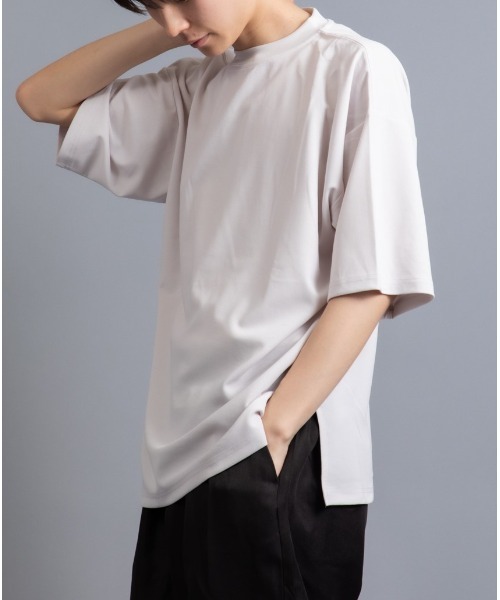 Beno(ビーノ)の「ストレッチ カットジョーゼット ワイドモックネック ルーズシルエット Tシャツ(Tシャツ/カットソー・メンズ・グレイッシュブルー/ブラック/ベージュ/グレー/ネイビー/ライトグレー/ブラウン/チャコールグレー・M/L/XL/S)」の3枚目の写真