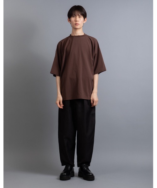 Beno(ビーノ)の「ストレッチ カットジョーゼット ワイドモックネック ルーズシルエット Tシャツ(Tシャツ/カットソー・メンズ・グレイッシュブルー/ブラック/ベージュ/グレー/ネイビー/ライトグレー/ブラウン/チャコールグレー・M/L/XL/S)」の21枚目の写真