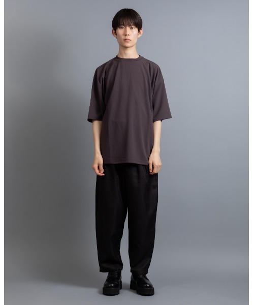 Beno(ビーノ)の「ストレッチ カットジョーゼット ワイドモックネック ルーズシルエット Tシャツ(Tシャツ/カットソー・メンズ・グレイッシュブルー/ブラック/ベージュ/グレー/ネイビー/ライトグレー/ブラウン/チャコールグレー・M/L/XL/S)」の12枚目の写真