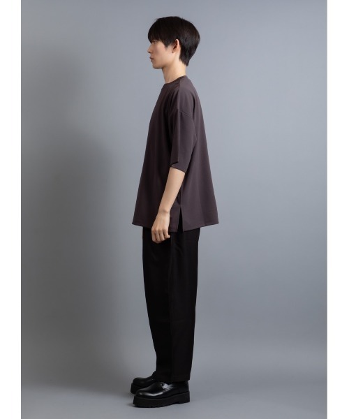 Beno(ビーノ)の「ストレッチ カットジョーゼット ワイドモックネック ルーズシルエット Tシャツ(Tシャツ/カットソー・メンズ・グレイッシュブルー/ブラック/ベージュ/グレー/ネイビー/ライトグレー/ブラウン/チャコールグレー・M/L/XL/S)」の13枚目の写真