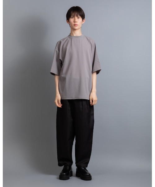 Beno(ビーノ)の「ストレッチ カットジョーゼット ワイドモックネック ルーズシルエット Tシャツ(Tシャツ/カットソー・メンズ・グレイッシュブルー/ブラック/ベージュ/グレー/ネイビー/ライトグレー/ブラウン/チャコールグレー・M/L/XL/S)」の18枚目の写真