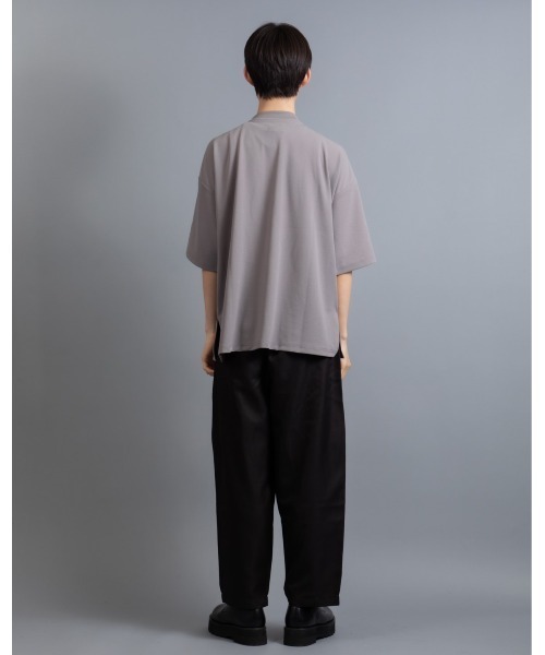 Beno(ビーノ)の「ストレッチ カットジョーゼット ワイドモックネック ルーズシルエット Tシャツ(Tシャツ/カットソー・メンズ・グレイッシュブルー/ブラック/ベージュ/グレー/ネイビー/ライトグレー/ブラウン/チャコールグレー・M/L/XL/S)」の20枚目の写真