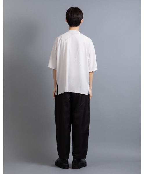 Beno(ビーノ)の「ストレッチ カットジョーゼット ワイドモックネック ルーズシルエット Tシャツ(Tシャツ/カットソー・メンズ・グレイッシュブルー/ブラック/ベージュ/グレー/ネイビー/ライトグレー/ブラウン/チャコールグレー・M/L/XL/S)」の17枚目の写真