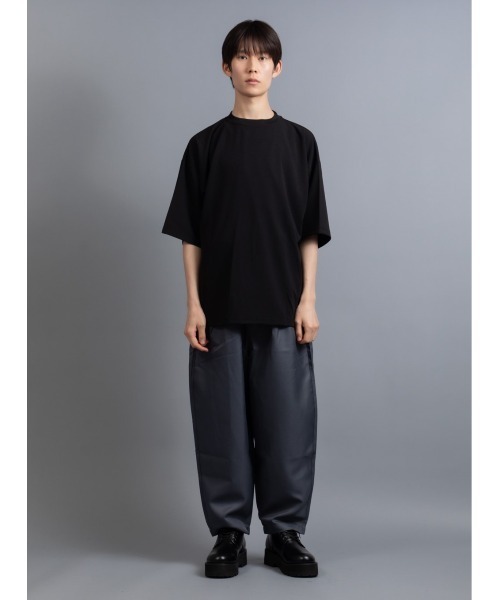 Beno(ビーノ)の「ストレッチ カットジョーゼット ワイドモックネック ルーズシルエット Tシャツ(Tシャツ/カットソー・メンズ・グレイッシュブルー/ブラック/ベージュ/グレー/ネイビー/ライトグレー/ブラウン/チャコールグレー・M/L/XL/S)」の9枚目の写真