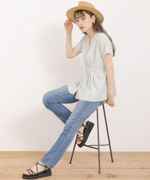 URBAN RESEARCH Sonny Label(アーバンリサーチサニーレーベル)の「Vネックタックブラウス(シャツ/ブラウス・レディース・ミント/ブラック/イエロー・FREE)」の13枚目の写真