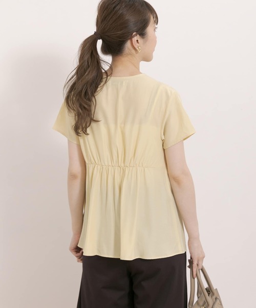 URBAN RESEARCH Sonny Label(アーバンリサーチサニーレーベル)の「Vネックタックブラウス(シャツ/ブラウス・レディース・ミント/ブラック/イエロー・FREE)」の20枚目の写真
