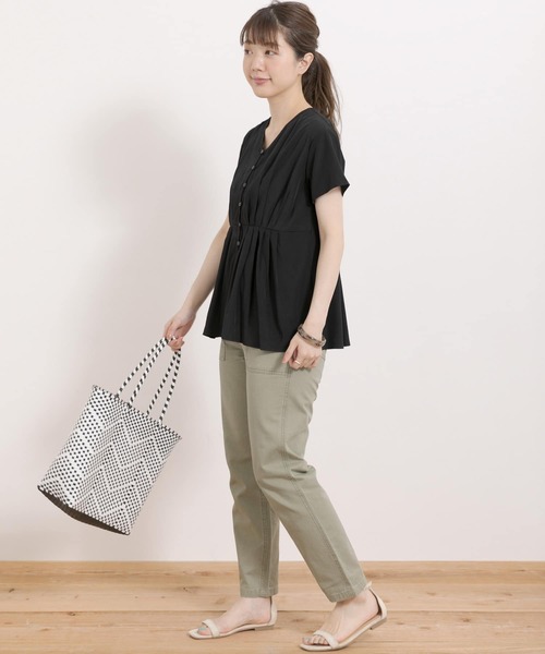 URBAN RESEARCH Sonny Label(アーバンリサーチサニーレーベル)の「Vネックタックブラウス(シャツ/ブラウス・レディース・ミント/ブラック/イエロー・FREE)」の14枚目の写真