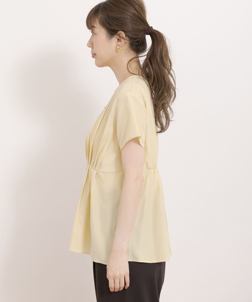 URBAN RESEARCH Sonny Label(アーバンリサーチサニーレーベル)の「Vネックタックブラウス(シャツ/ブラウス・レディース・ミント/ブラック/イエロー・FREE)」の18枚目の写真