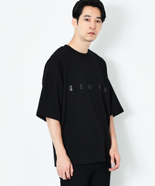 EDWIN（エドウィン）の「EDWIN BLACK ビッグフィット ロゴTシャツ 半袖 BIGFIT 1/2SLEEVE ブラック/グレー（Tシャツ/カットソー・メンズ・ライトブラック/ブラック・LARGE/X-LARGE/MEDIUM）」の2枚目の写真