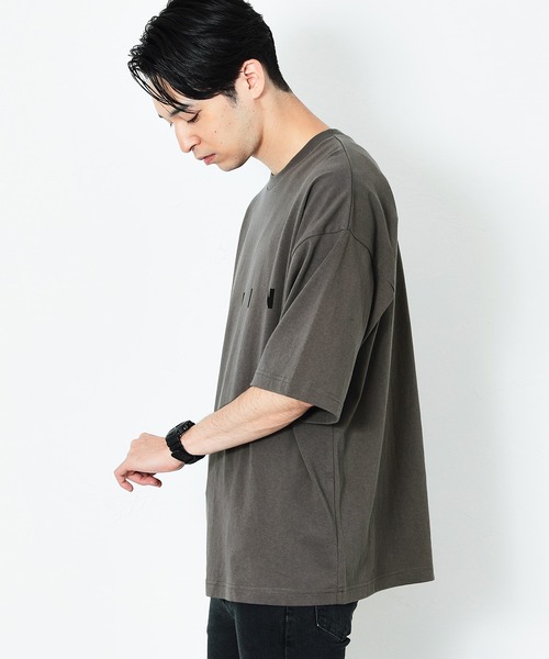 EDWIN（エドウィン）の「EDWIN BLACK ビッグフィット ロゴTシャツ 半袖 BIGFIT 1/2SLEEVE ブラック/グレー（Tシャツ/カットソー・メンズ・ライトブラック/ブラック・LARGE/X-LARGE/MEDIUM）」の8枚目の写真
