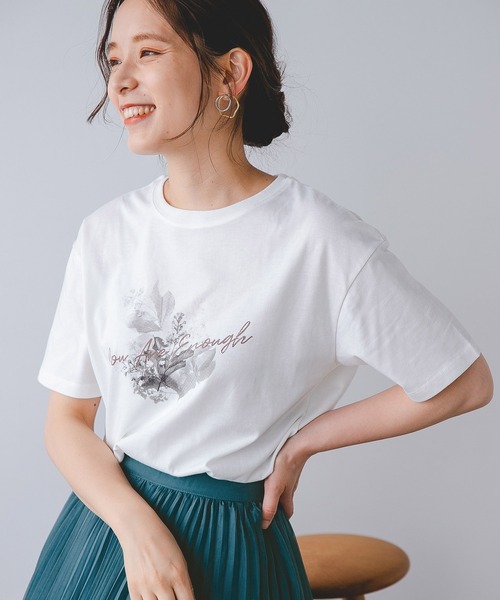 mysty woman（ミスティウーマン）の「モノクロフォトカラーロゴＴ 229110（Tシャツ/カットソー・レディース・チャコール/ダークベージュ/オフホワイト・FREE）」の2枚目の写真