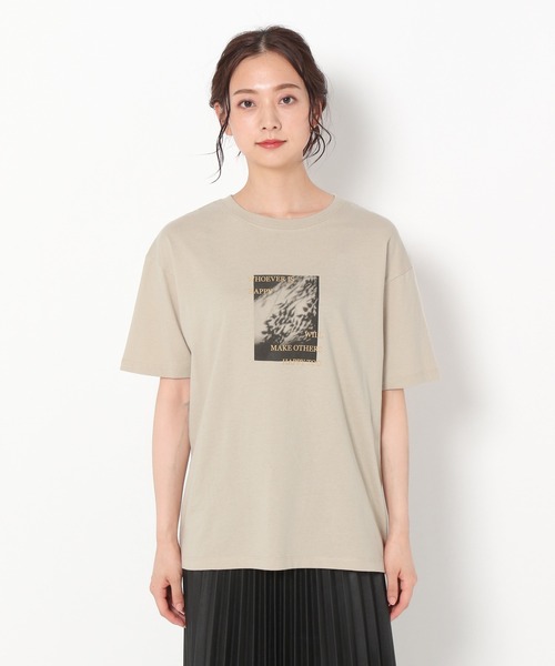 mysty woman（ミスティウーマン）の「モノクロフォトカラーロゴＴ 229110（Tシャツ/カットソー・レディース・チャコール/ダークベージュ/オフホワイト・FREE）」の18枚目の写真