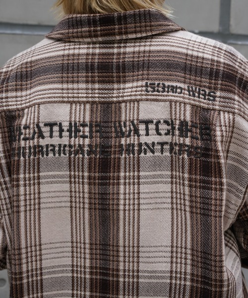 AVIREX（アヴィレックス）の「チェックシャツワンピース ハリケーンハンタース/ CHECK SHIRT ONEPIECE HURRICAINE HUNTERS（シャツワンピース・レディース・ベージュ/レッド/ブルー・FREE）」の17枚目の写真